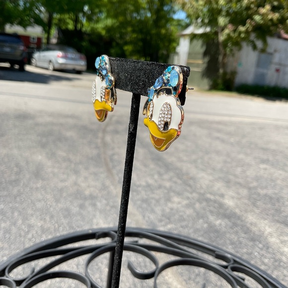 💎Disney Baublebar Donald Duck Earrings - Picture 9 of 10
